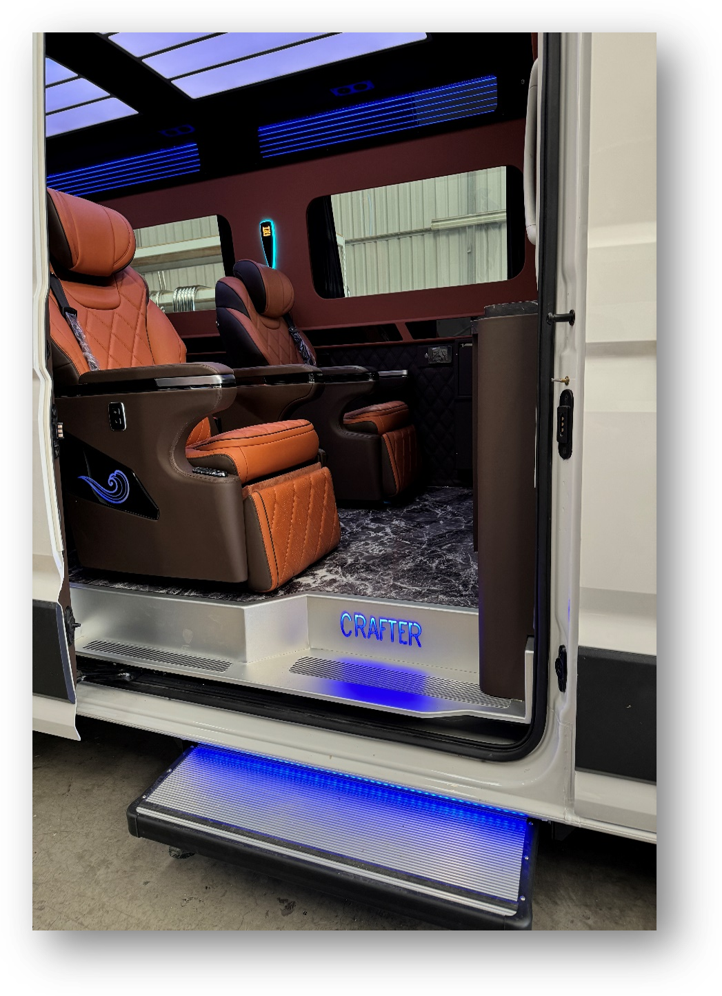 Daji Premium Business Touring Coach
