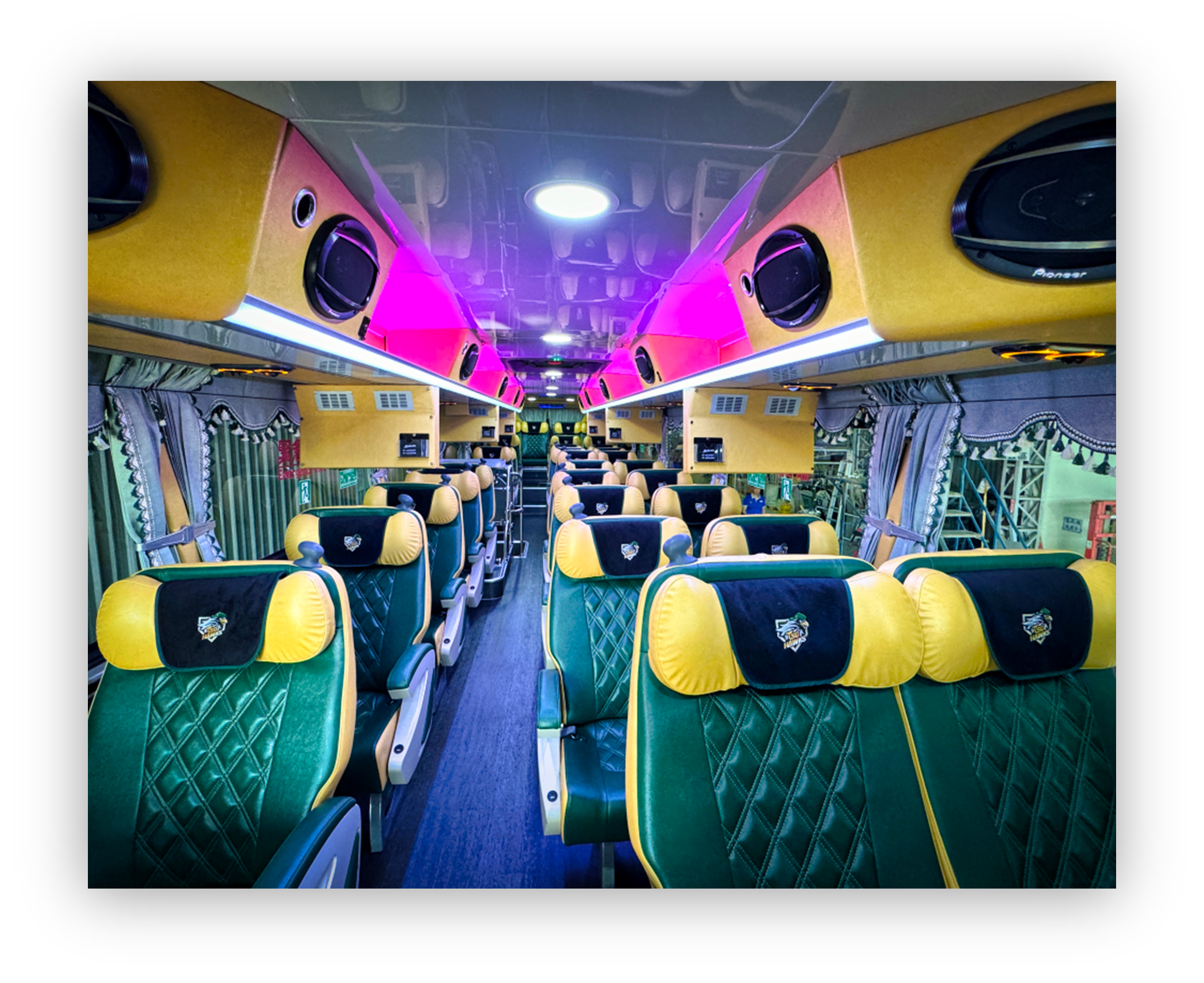 Daji Professional Baseball Team Bus