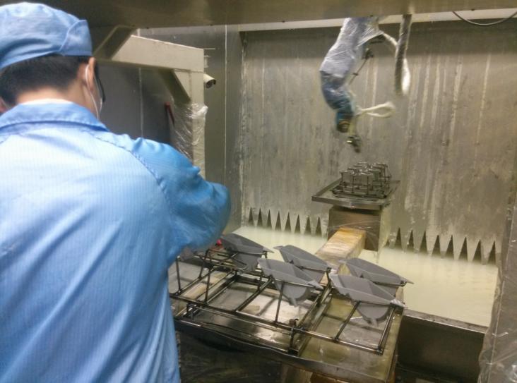 Anti-fog coating process on lamp components at TBM