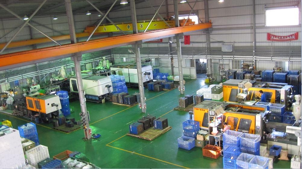 Associate injection molding plant in Qigu, Tainan